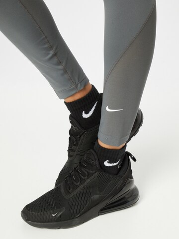 NIKE Skinny Sporthose 'One' in Grau