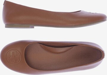 ESPRIT Flats & Loafers in 36 in Brown: front