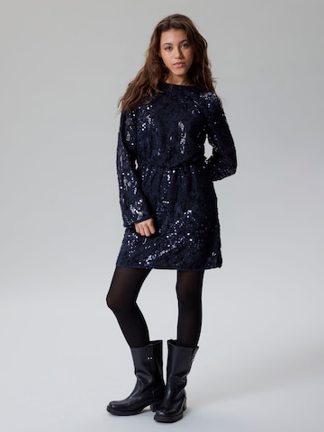 LMTD Kleid in Blau