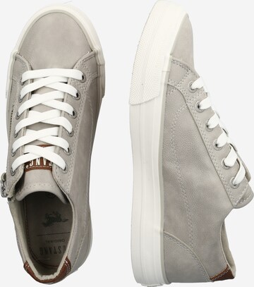 Sneaker bassa di MUSTANG in grigio