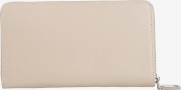 Cassandra Wallet in Beige