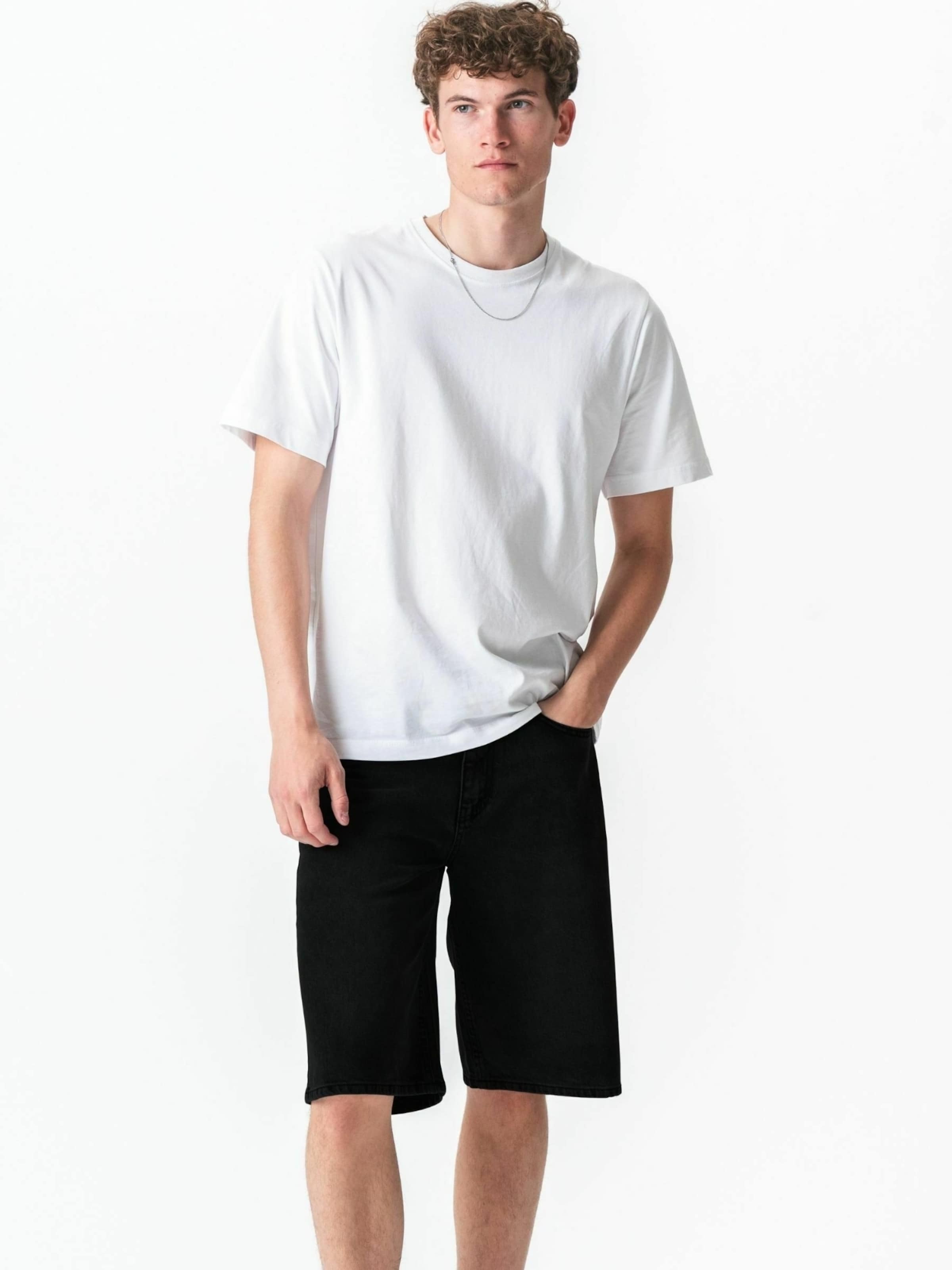 Pantalon ' Denim shorts ' TEESHOPPEN en noir : devant