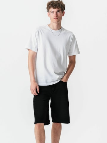 Pantalon ' Denim shorts ' TEESHOPPEN en noir : devant