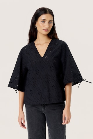SOAKED IN LUXURY Blouse 'Joella' in Black: front