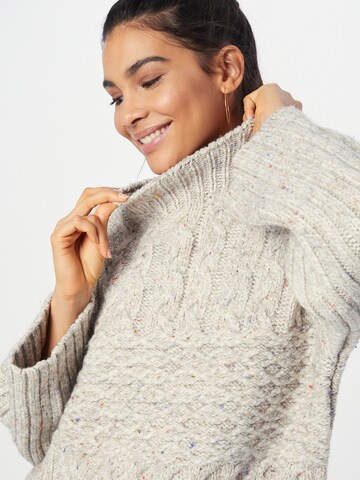 River Island Sweater in Beige