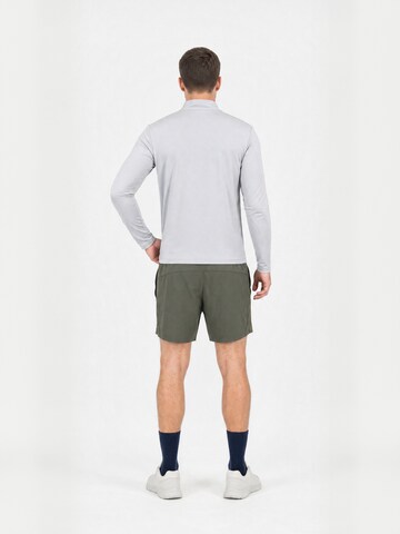 Toujours Actif Regular Shorts ' Vitesse ' in Grün: Rückseite