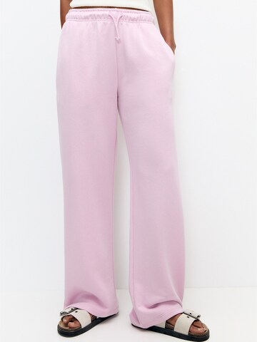 Wide leg Pantaloni de la Pull&Bear pe roz