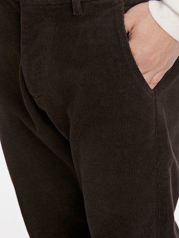 Coupe slim Pantalon chino Lindbergh en marron