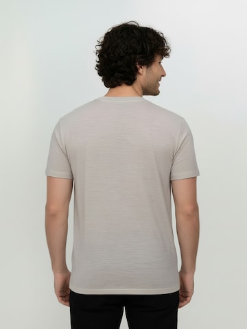 Maglia funzionale ' Loom Animal Ram ' di GREENBOMB in giallo
