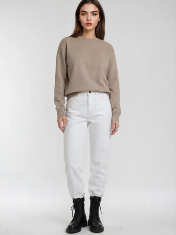 La Label Beige Sweatshirt 'Oversized Sweater The Beige Social Club'‌‌‌‌‌‌‌‌ in Beige: Vorderseite