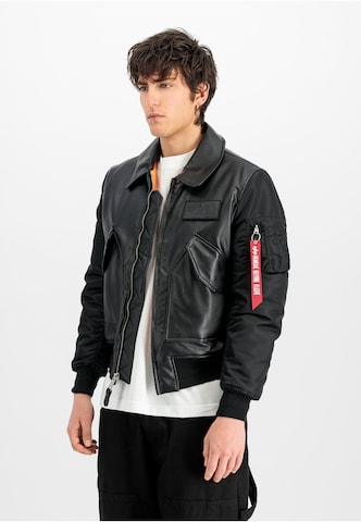 ALPHA INDUSTRIES Tussenjas 'Cwu Fl Mod' in Zwart: voorkant