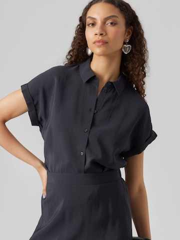 Camicia da donna 'GRACE' di VERO MODA in nero