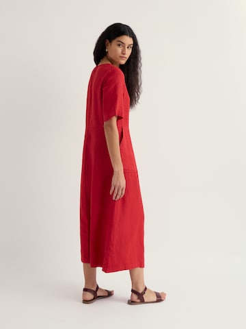 Rochie de vară 'Grass Wave' de la Seasalt Cornwall pe roșu