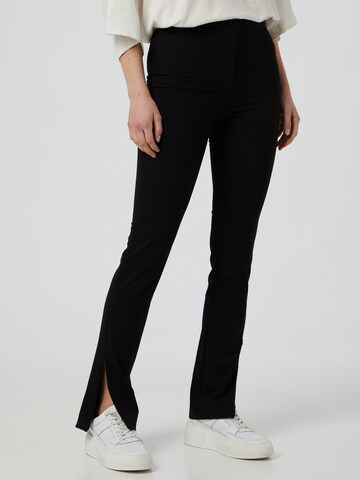 Coupe slim Pantalon 'Alecia' WEEKDAY en noir : devant