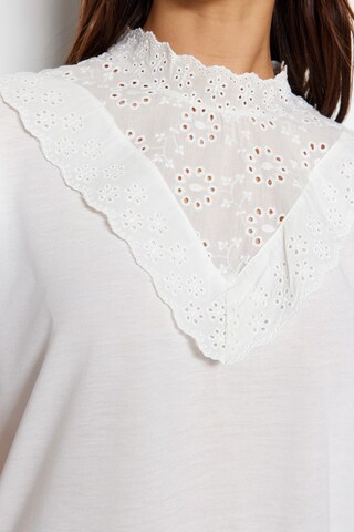 Trendyol - Camiseta en blanco