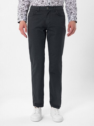 regular Pantaloni chino di Daniel Hills in grigio: frontale