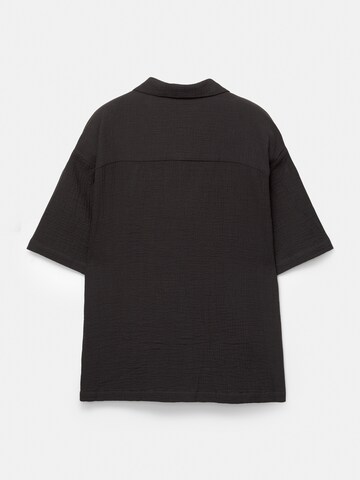 Pull&Bear Comfort fit Button Up Shirt in Black