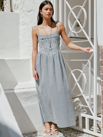 Robe d’été Next en noir : devant