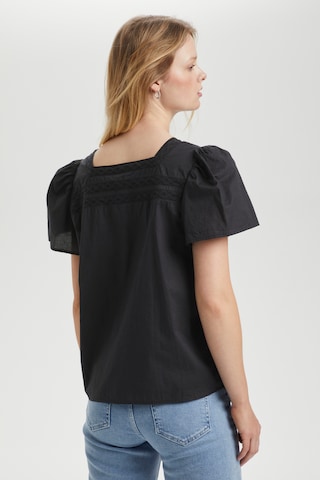 SOAKED IN LUXURY Blouse 'Antonella' in Black