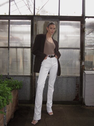 RÆRE by Lorena Rae Flared Jeans in White