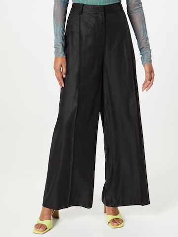 WEEKDAY Trousers with creases 'Elie' in Black: front
