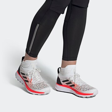 Chaussure de course 'Terrex Two Parley' ADIDAS TERREX en blanc