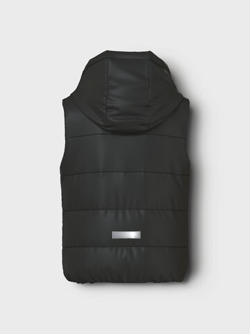 Vestă de la NAME IT pe negru