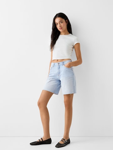 Bershka Regular Shorts in Blau