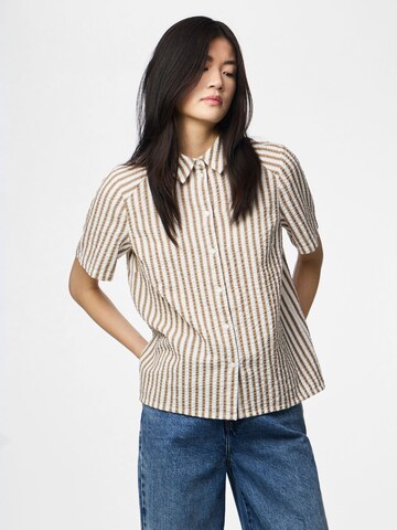 Chemisier 'PCSTINNA' PIECES en marron : devant