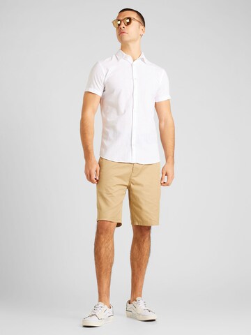 Coupe regular Chemise JACK & JONES en blanc