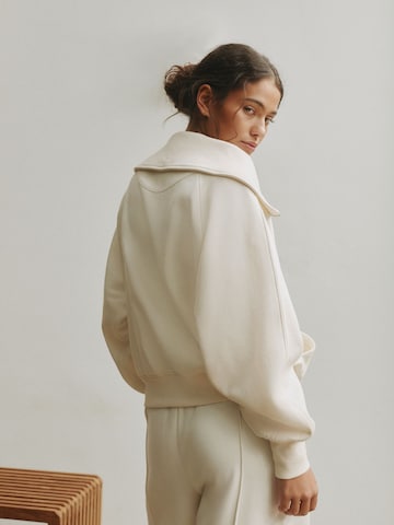 Sweat-shirt self. en beige