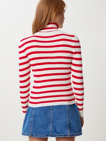 T-shirt Happiness İstanbul en rouge