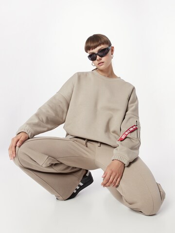 ALPHA INDUSTRIES Sweatshirt i beige