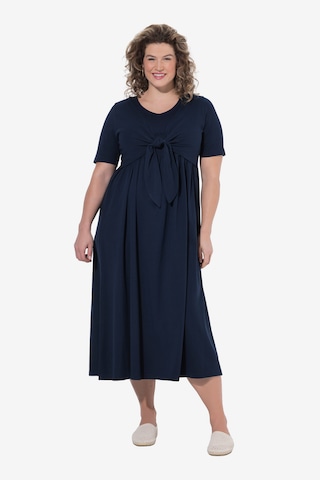 Ulla Popken Mekko värissä sininen: etupuoli