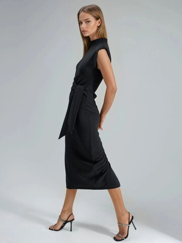 Busem - Vestido de bainha em preto