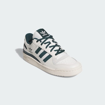 ADIDAS ORIGINALS Ниски маратонки 'Forum' в бяло