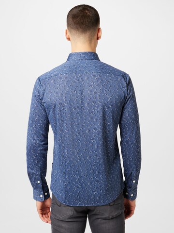 Coupe slim Chemise 'ROAN' BOSS en bleu