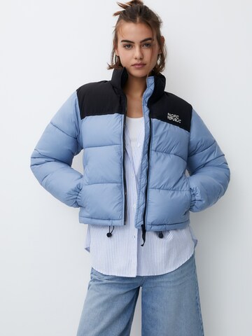 Pull&Bear Winter jacket in Blue: front