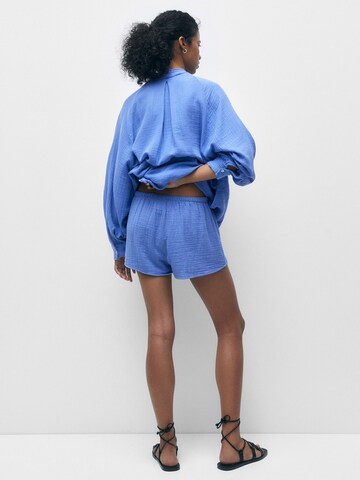 Pull&Bear Regular Shorts in Blau