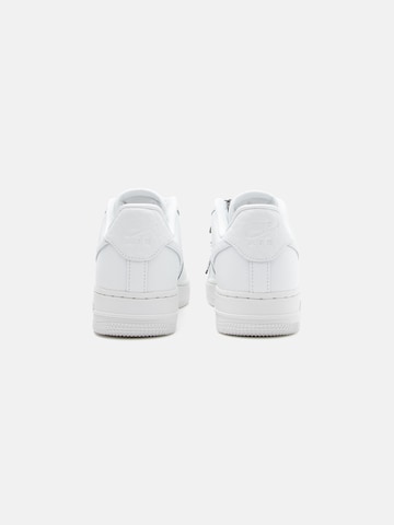 Baskets basses 'AIR FORCE 1 '07' Nike Sportswear en blanc