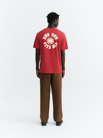 Thinking MU Shirt 'ZACH' in Rood: terug