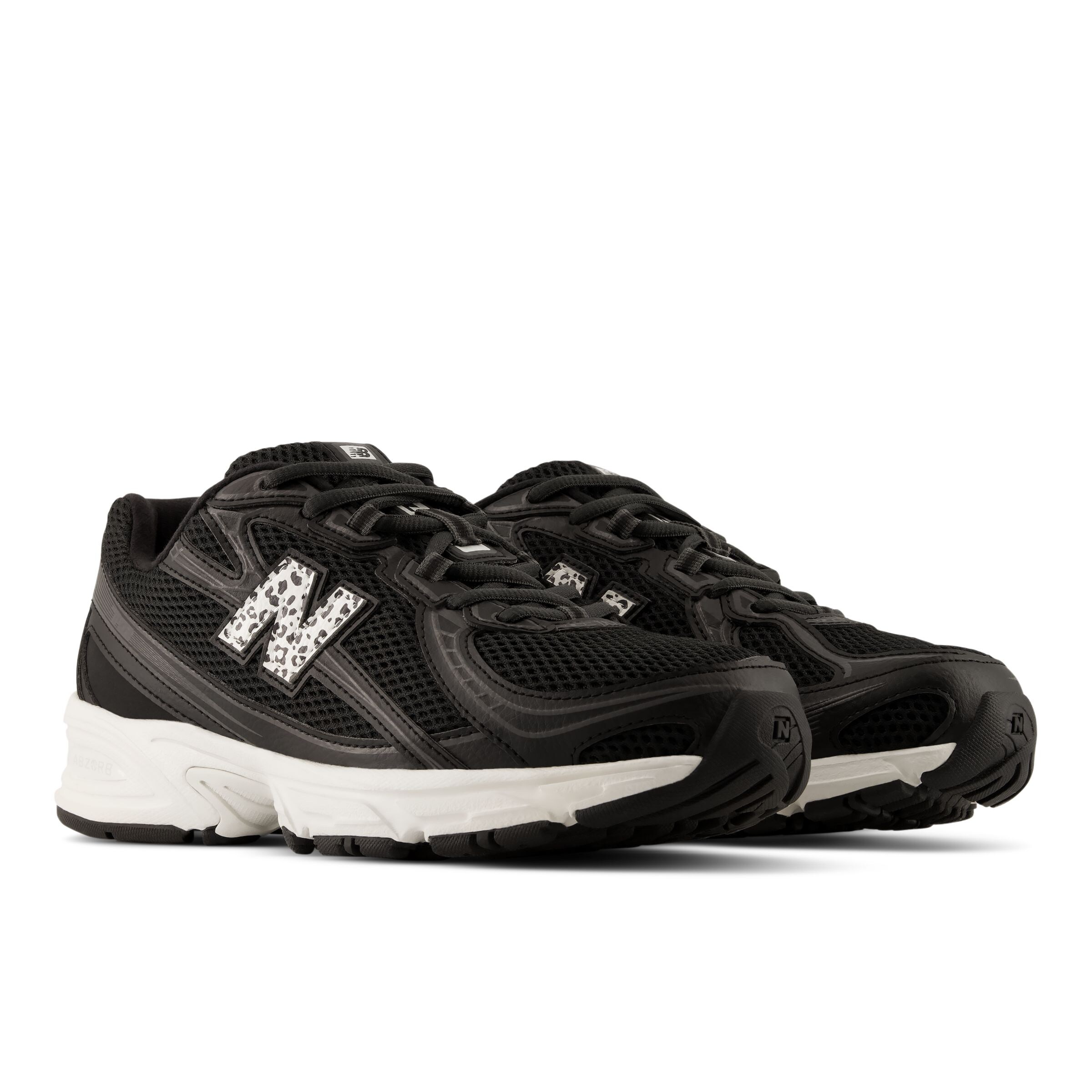 new balance 'Sneaker 740'. in Schwarz