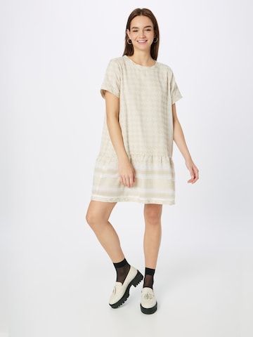 Summery Copenhagen Dress in White: front