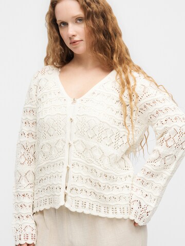 ONLY Carmakoma Gebreid vest 'CARCOLETTE' in Beige