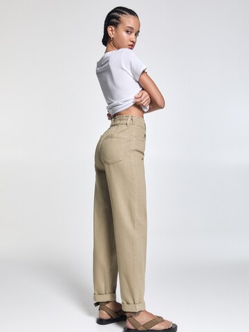 Tapered Jeans di Pull&Bear in beige