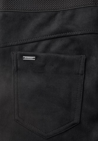 STREET ONE Slimfit Nadrág - fekete