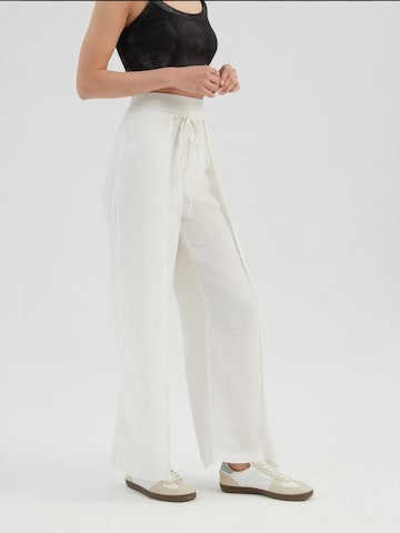 Hiccup Wide Leg Hose in Weiß