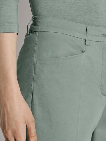 MADELEINE Slim fit Chino trousers in Green