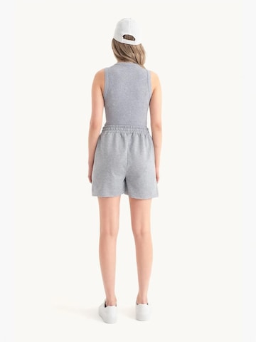 Pantalons de tailleur Hiccup en gris