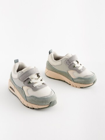 Next Sneaker i grå